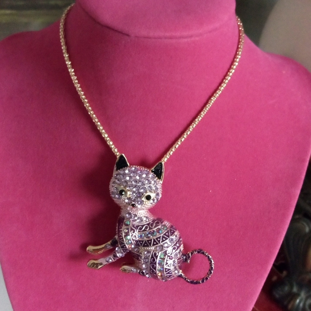 Purple Rhinestone Cat Necklace - Picture 3 of 3